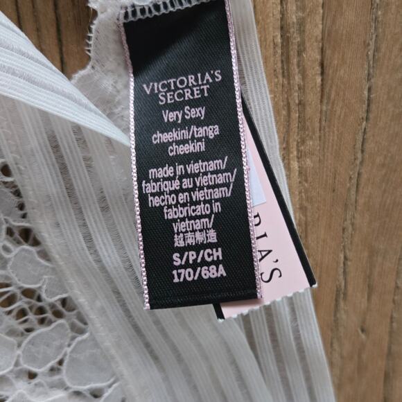 Victoria's Secret Very Sexy Cheekini Peekaboo Lace Panty sz S New White - Picture 4 of 4